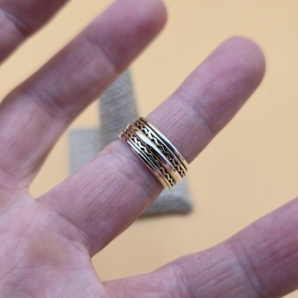 Size 5.75 Sterling Silver Petite Spinner Anxiety Pattern Band Ring A5892 - Picture 3 of 7